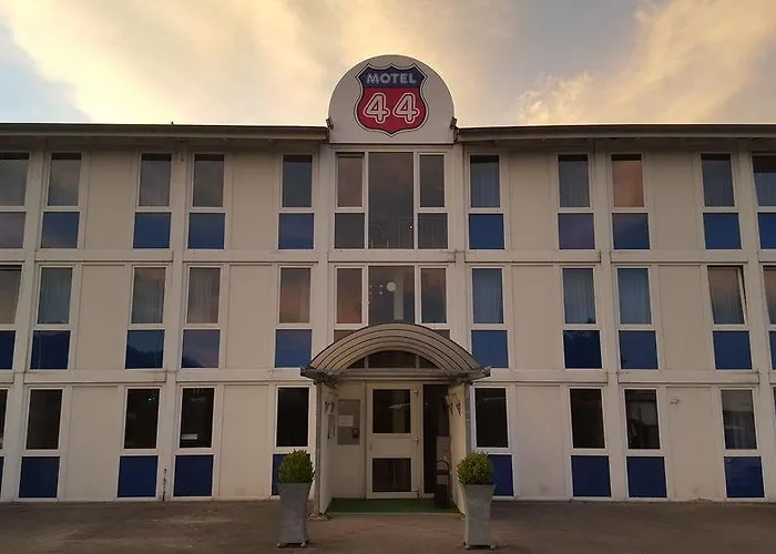Motel 44